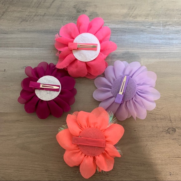 Flower Hair Clips set of 4, used - Picture 2 of 5